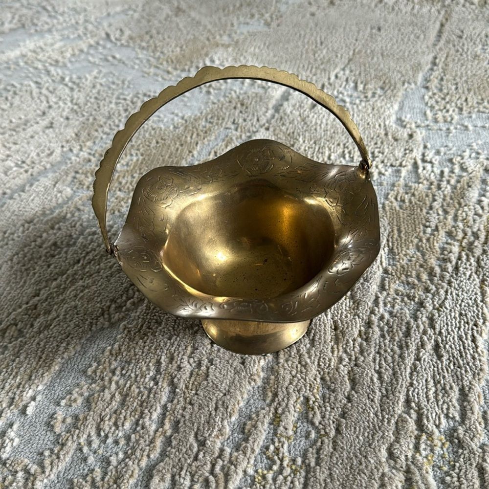 Vintage hosley Brass‎ Basket with Handle Made in India